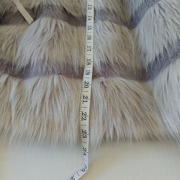 ASOS Design Tall Cropped Faux Fur Jacket Clasp Closure Gray Light Pinks US SZ 4 - Picture 3 of 9